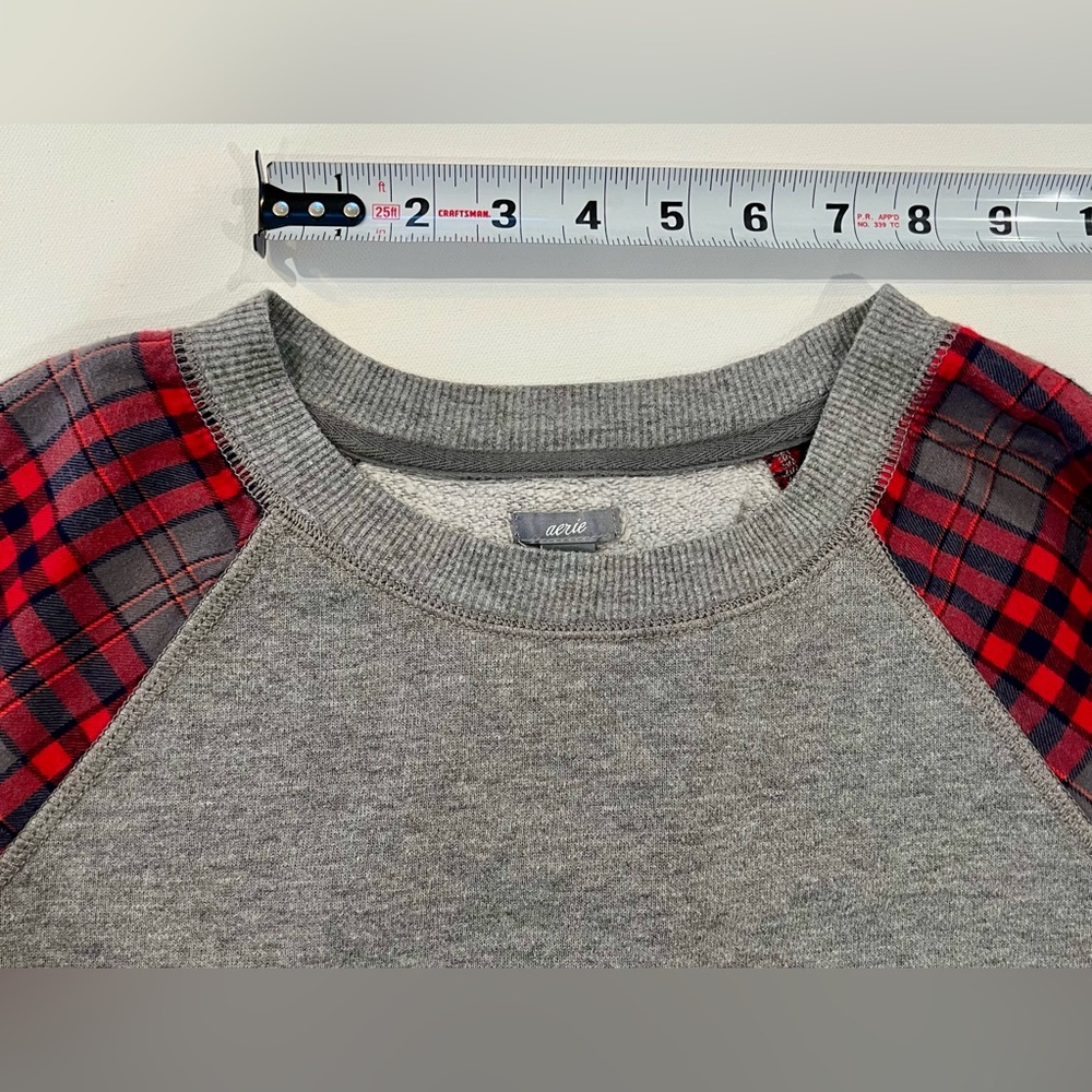 Aerie Flannel Crop Top Sweater Grey Red Plaid Size Small - Picture 7 of 8